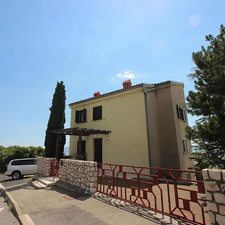Apartment Fuer Zwei Erwachsene Und Zwei